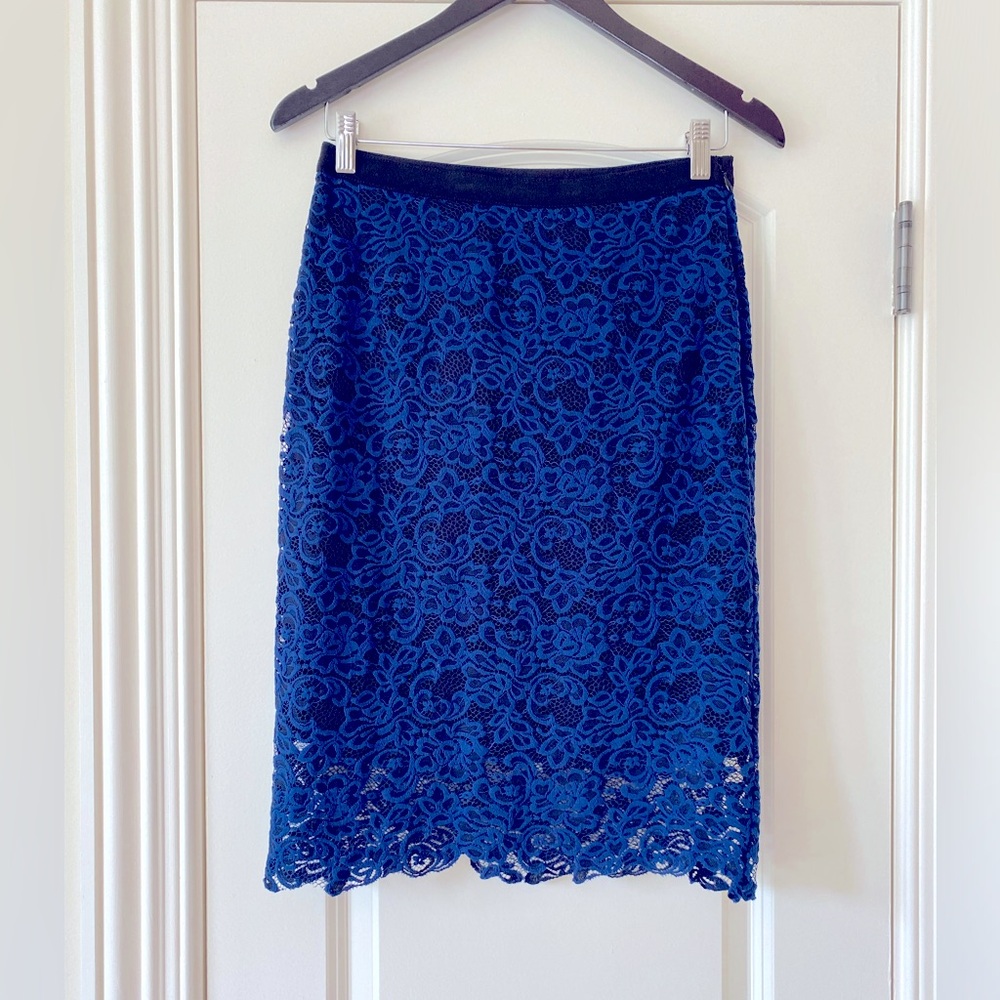 Elie Tahari women’s lace pencil skirt. Size 4. Fully lined